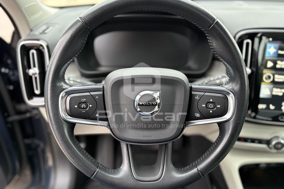 VOLVO XC40 B4 AWD Geartronic Momentum Pro