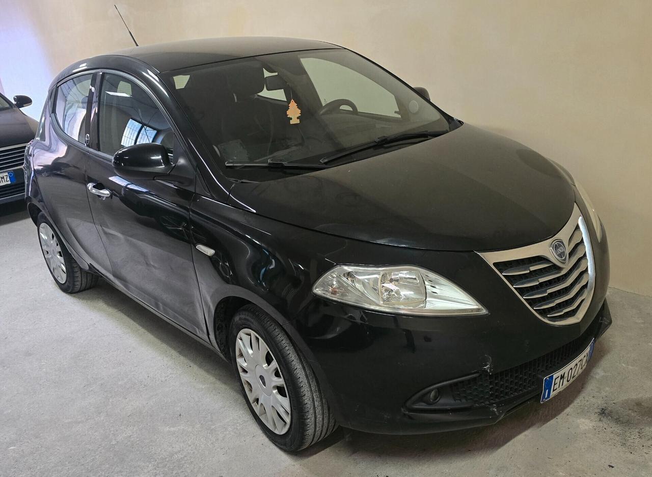 Lancia Ypsilon 1.2 69 CV 5 porte GPL Ecochic Silver