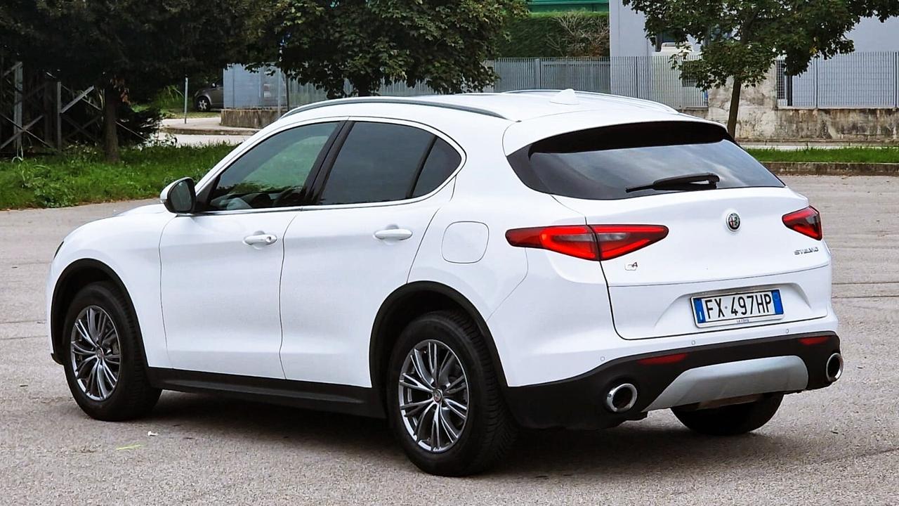 Alfa Romeo Stelvio 2.2 Turbodiesel 190 CV AT8 Q4 B-Tech