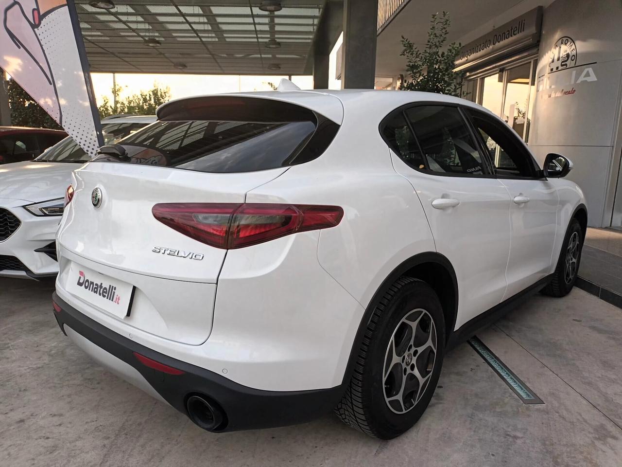 Alfa Romeo Stelvio 2.2 Turbo Q4 Diesel AT8 Business 190 CV