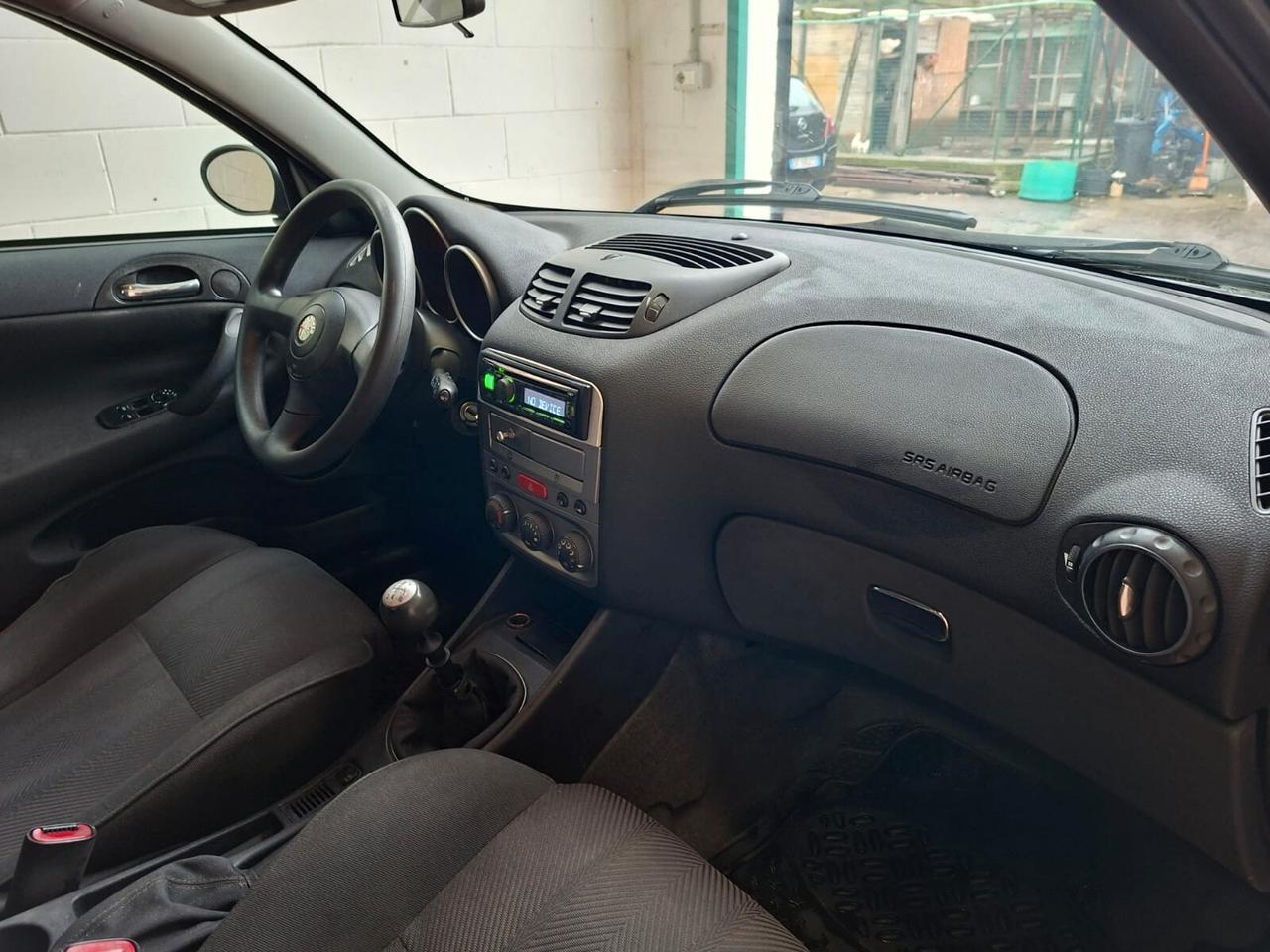 Alfa Romeo 147 5p 1.9 jtd Distinctive 115cv, adatta a neop.