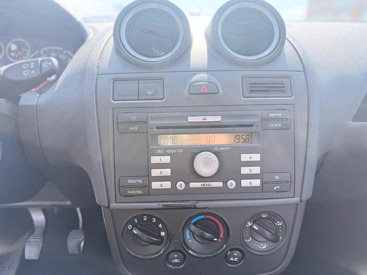 Ford Fiesta 1.2 BENZINA NEOP.