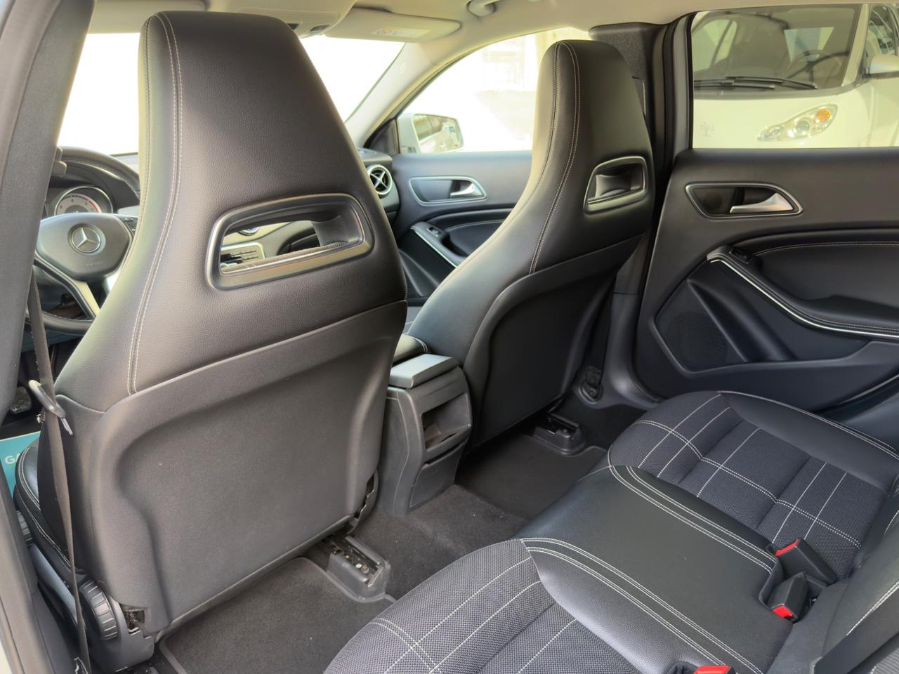 Mercedes GLA 180 d Sport - GARANZIA