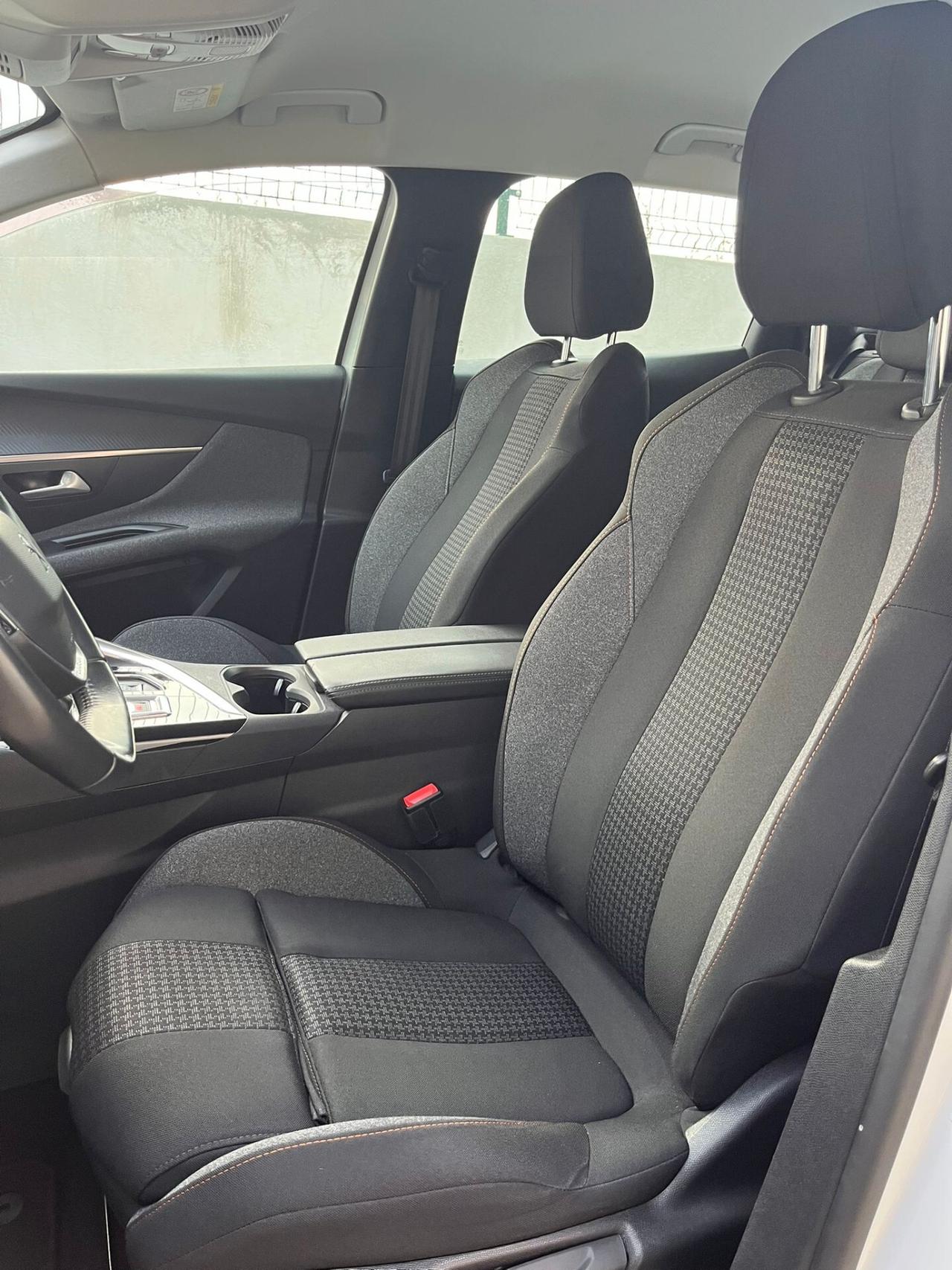 Peugeot 3008 BlueHDi 130 S&S Active Business