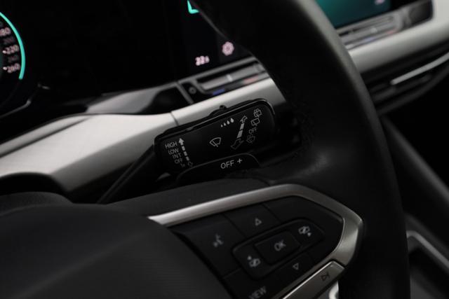 VOLKSWAGEN Golf 1.0 eTSI EVO DSG Life