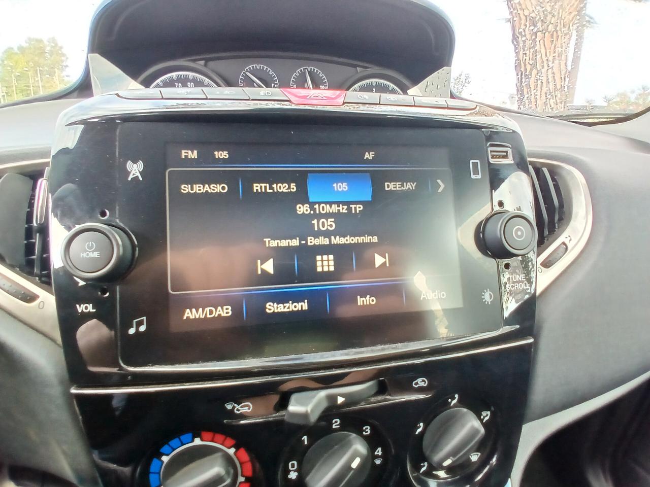Lancia Ypsilon 1.0 FireFly 5p S&S Hybryd Gold