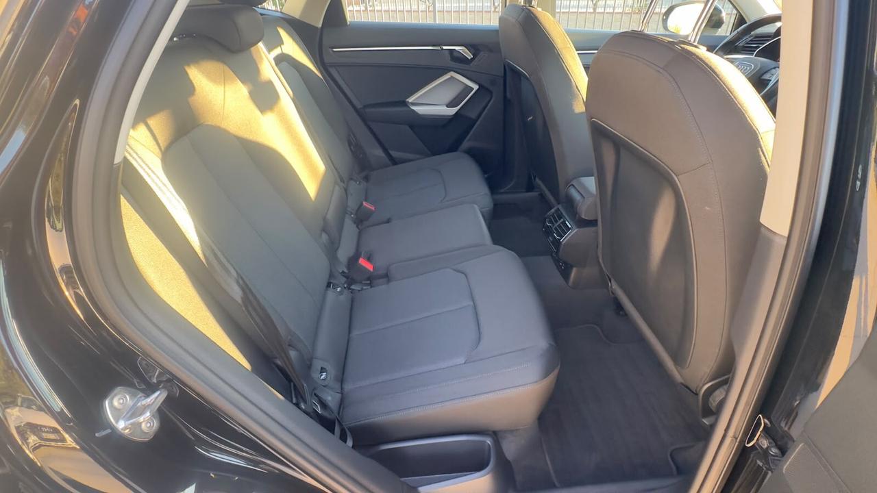 Audi Q3 35 TDI S tronic Business