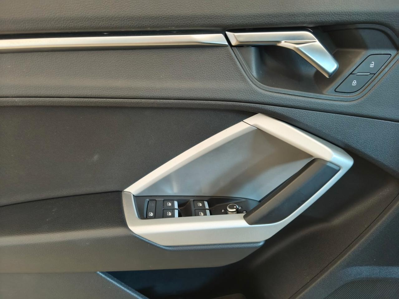Audi Q3 35 TDI S tronic Business Advanced