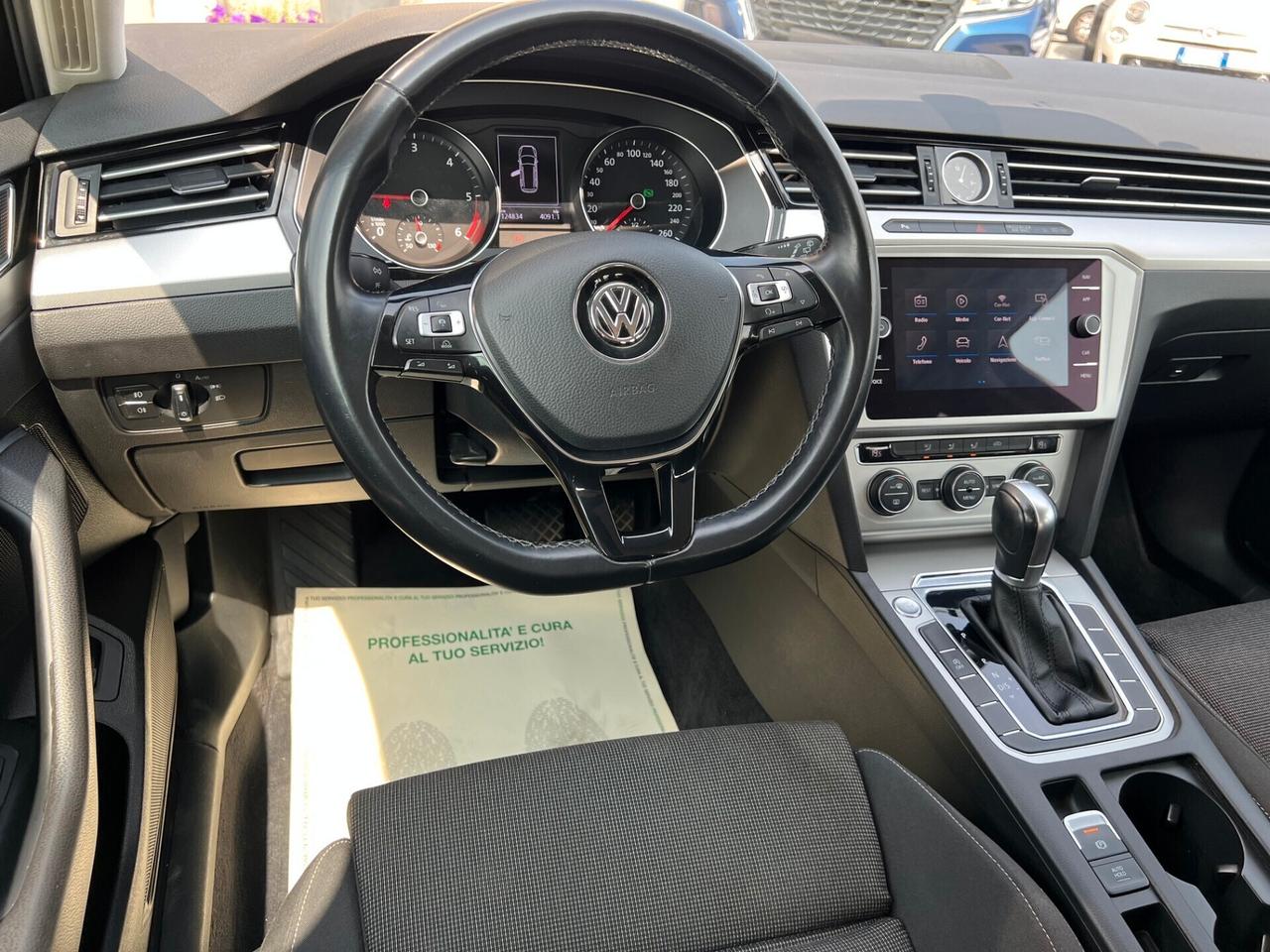 Volkswagen Passat Variant 1.6 TDI SCR DSG Business BMT colore Bordeaux