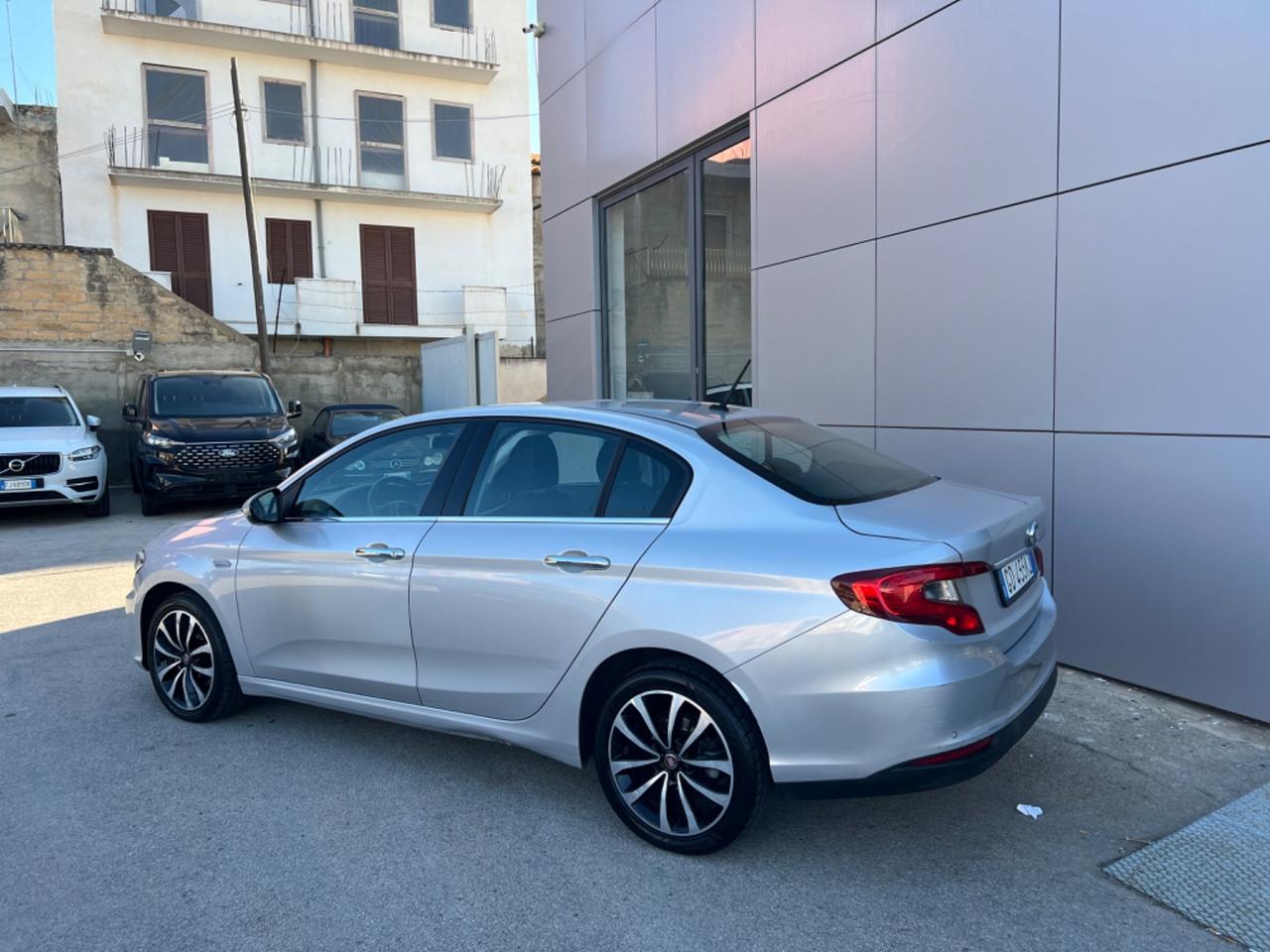 Fiat Tipo 1.6 Mjt 4 porte Lounge - anno 2016 - prezzo €9.900