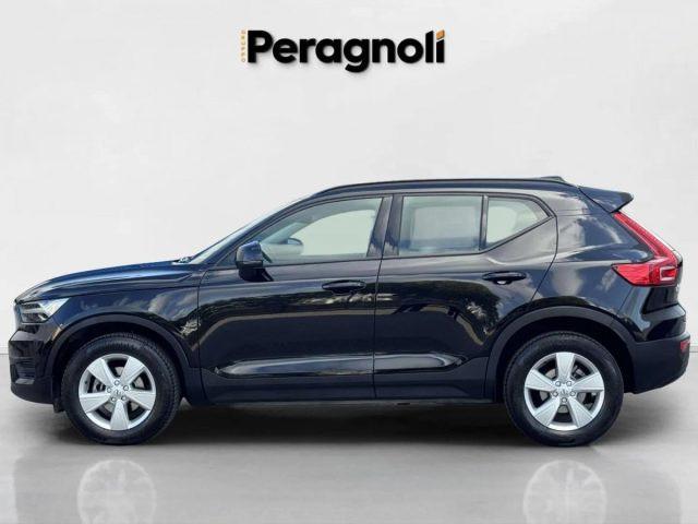 VOLVO XC40 T3 MOMENTUM AUTOMATICA