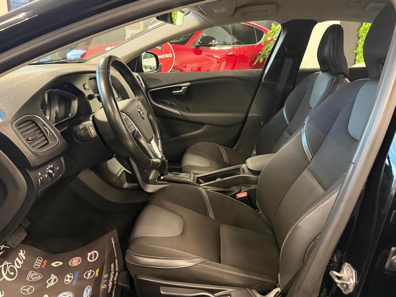VOLVO V40 2.0 D2 GEARTRONIC 120CV PELLE NAVI CAM ANNO 2019