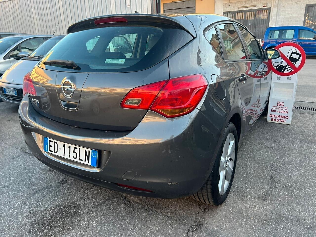 Opel astra 1.4 benzina Anno 2011 Con 136.000 km