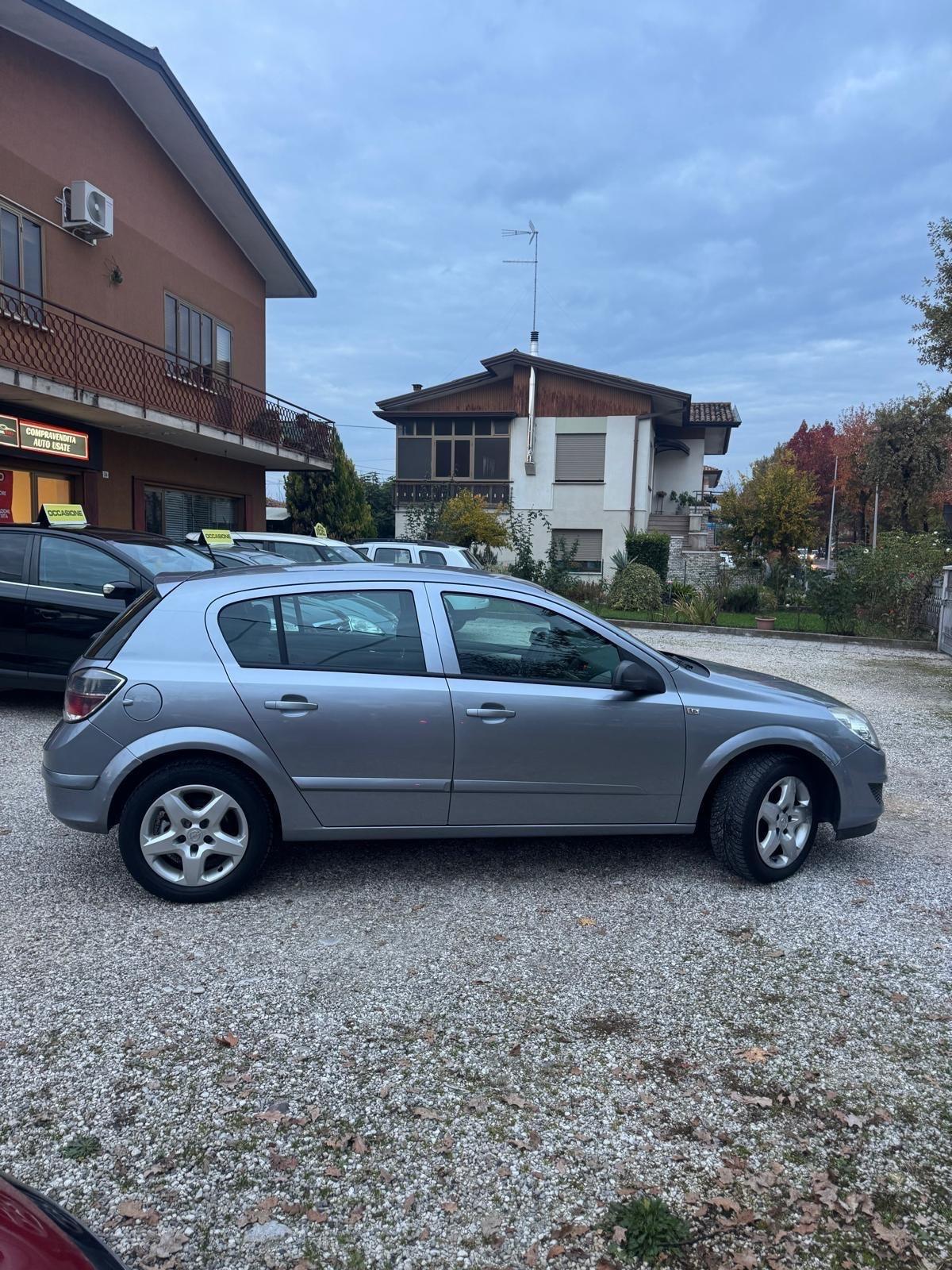 Opel Astra 1.6 16V VVT 5 porte Enjoy