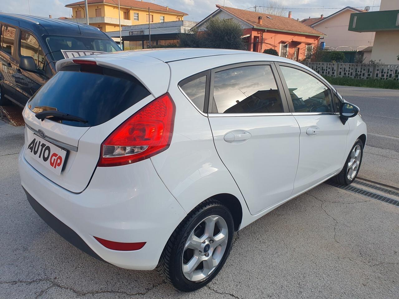 Ford Fiesta 1.4 TDCi 5p. Neopatentati manuale 2010