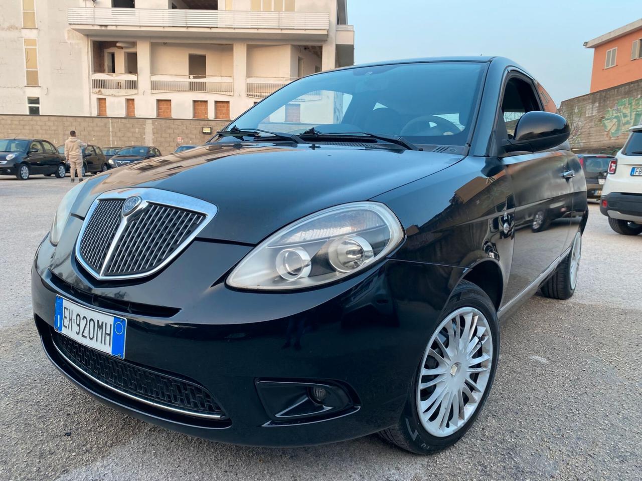Lancia Ypsilon 1.3 MJT 75 CV restyling full opt 2011