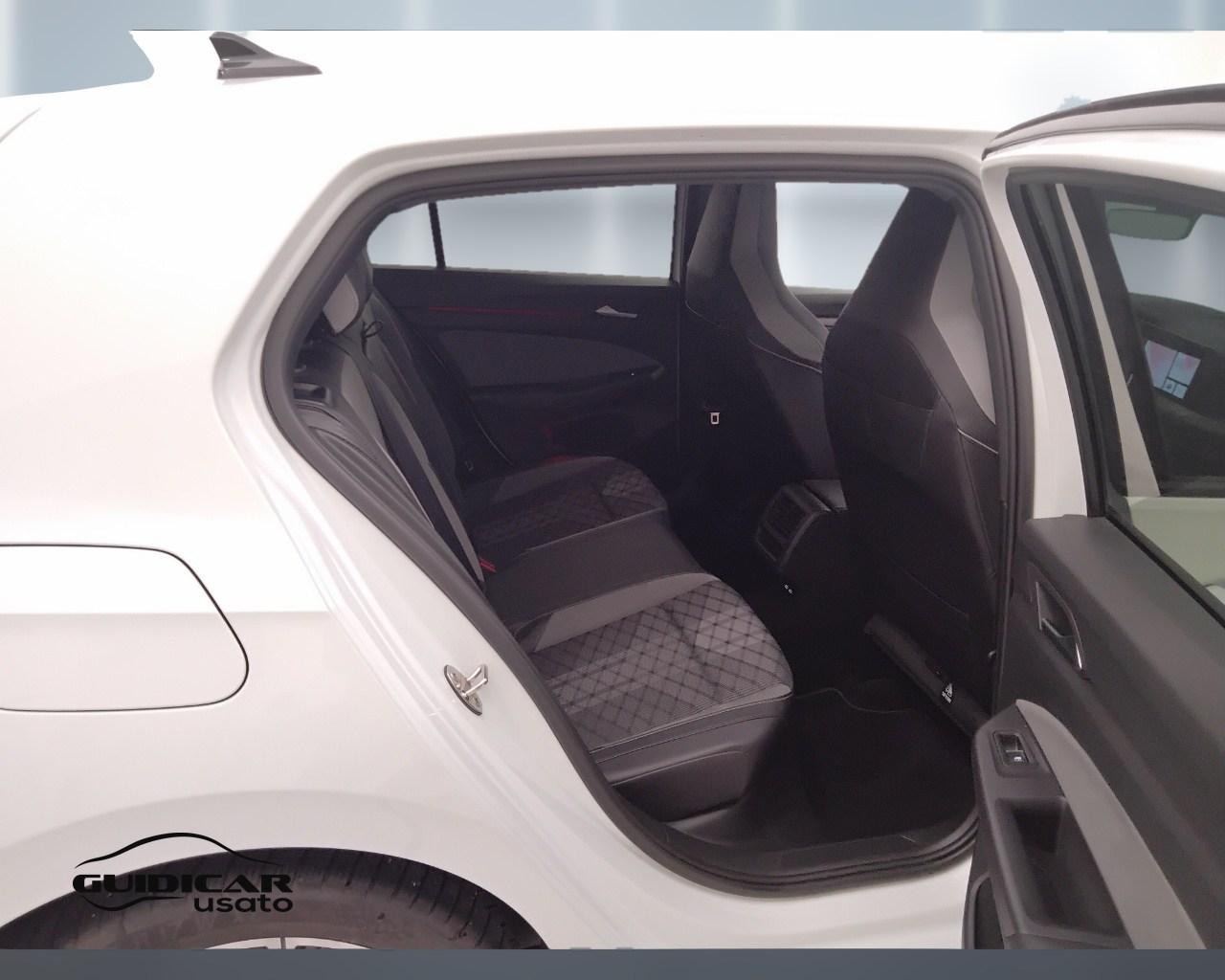 VOLKSWAGEN Golf VIII 2020 - Golf 1.5 etsi evo R-Line 130cv dsg