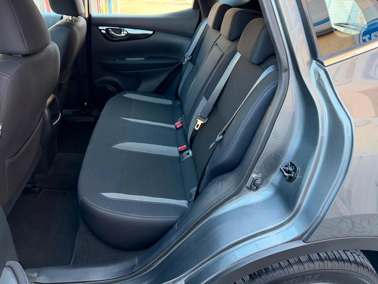 Nissan Qashqai 1.5 dCi 115 CV CAMBIO AUTOMATICO