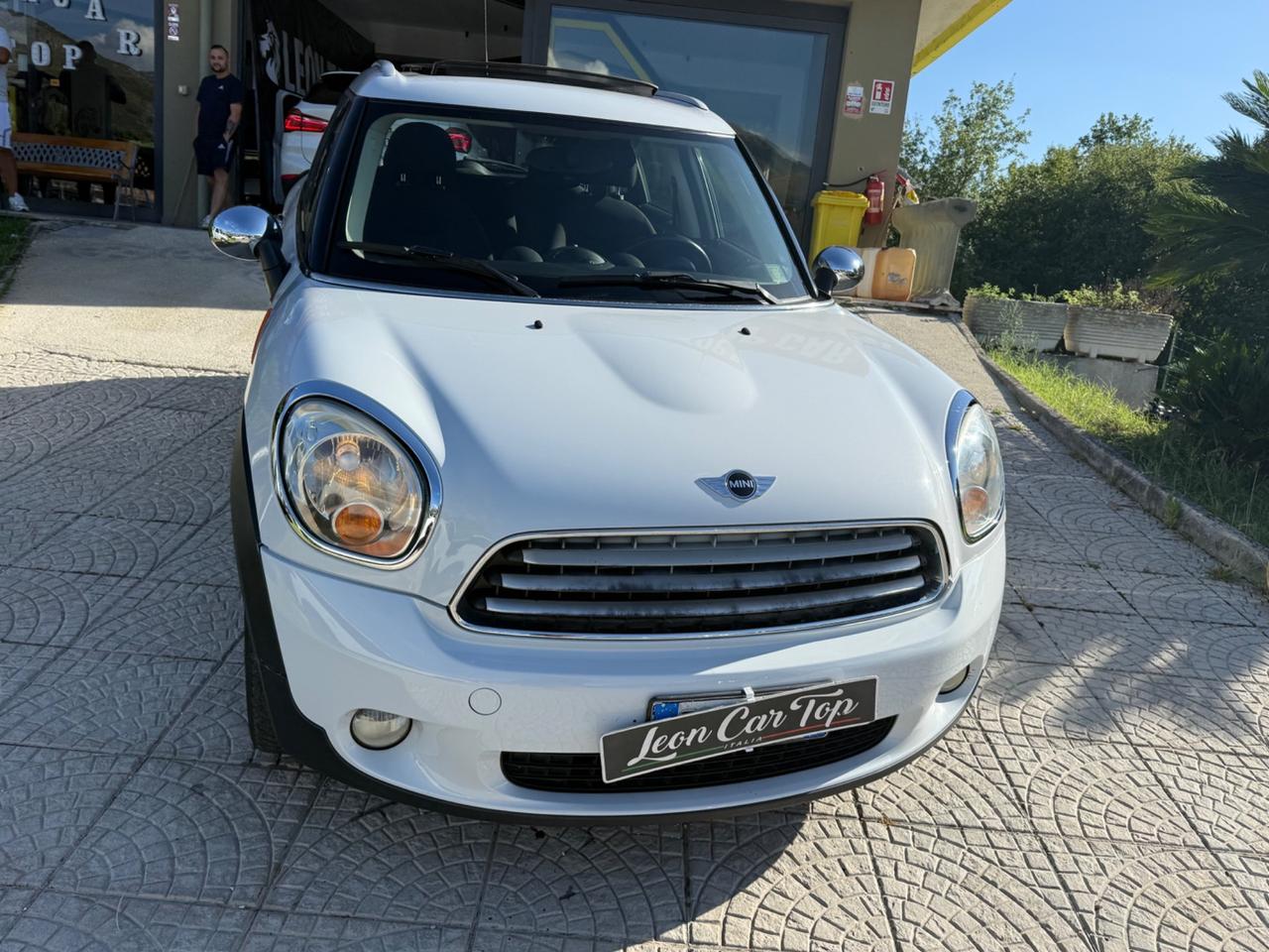 Mini Cooper D Countryman tetto apribile distribuzione fatta