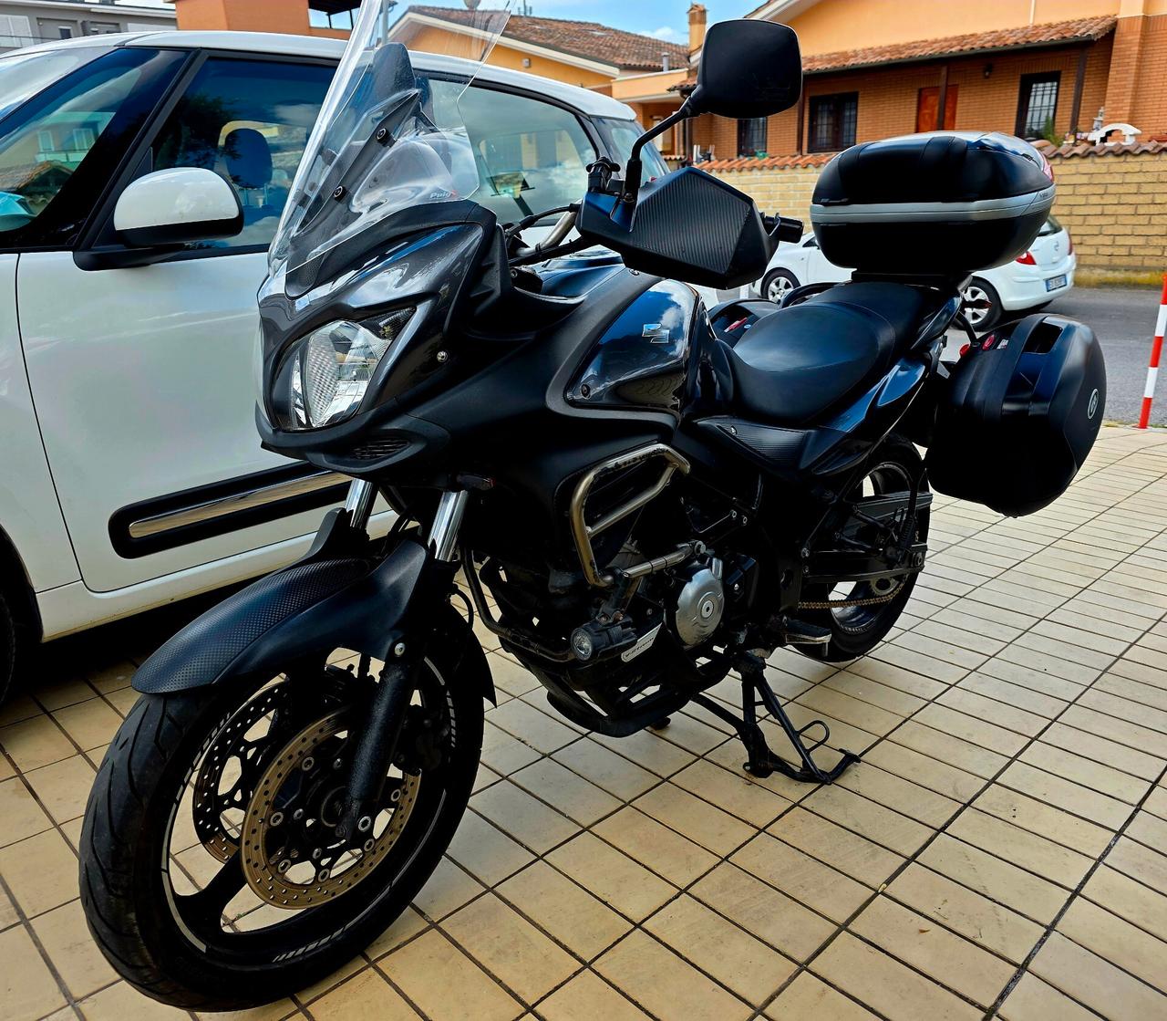 SUZUKI V-STORM 650