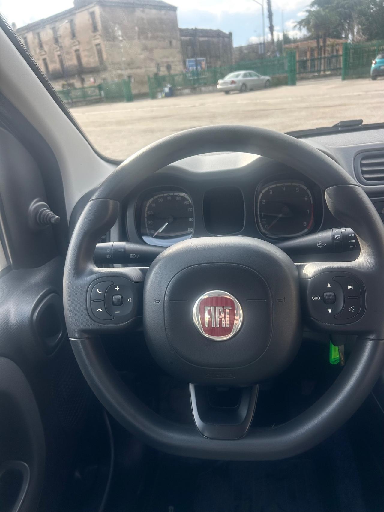 Fiat Panda 1.2 Connected by Wind