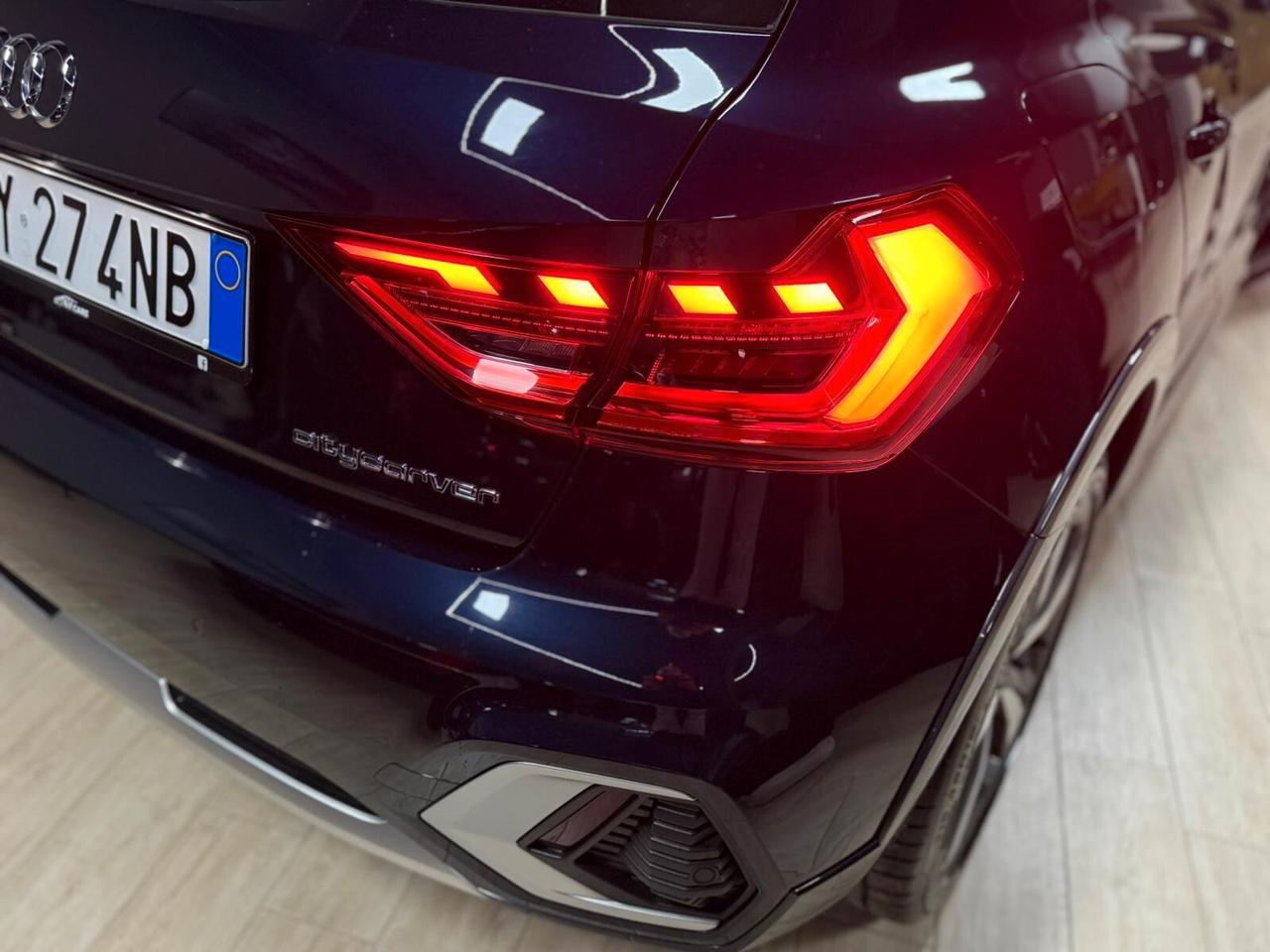 Audi A1 citycarver 30 TFSI S tronic Identity Contrast