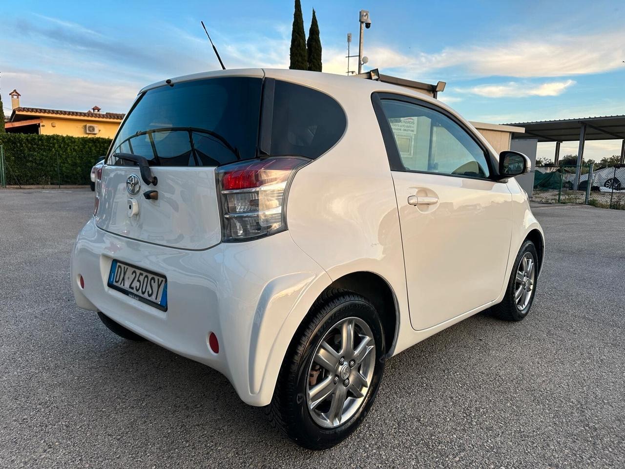 Toyota iQ 1.0 Benzina Automatica