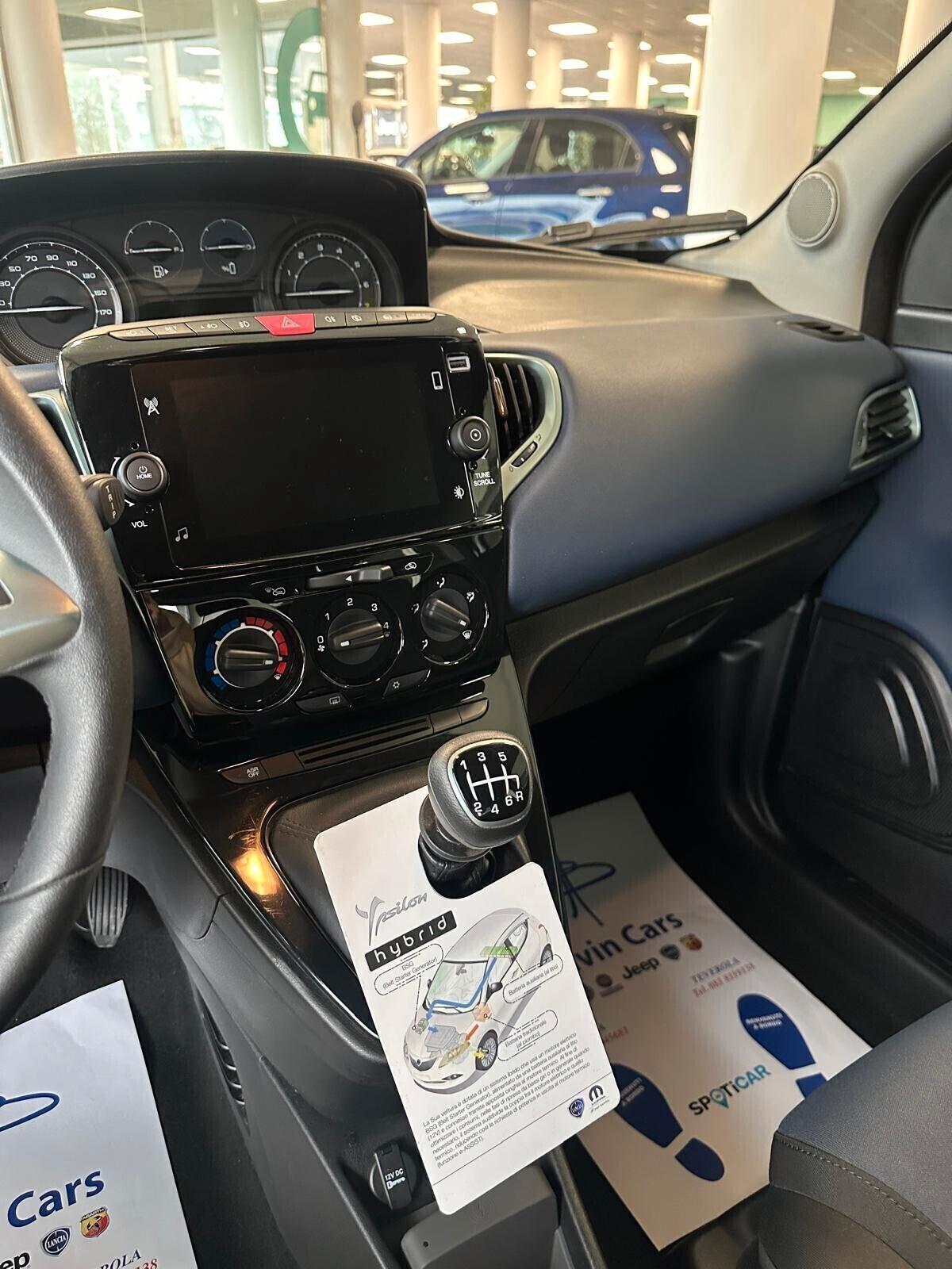 Lancia Ypsilon 1.0 FireFly 5 porte S&S Hybrid Platino