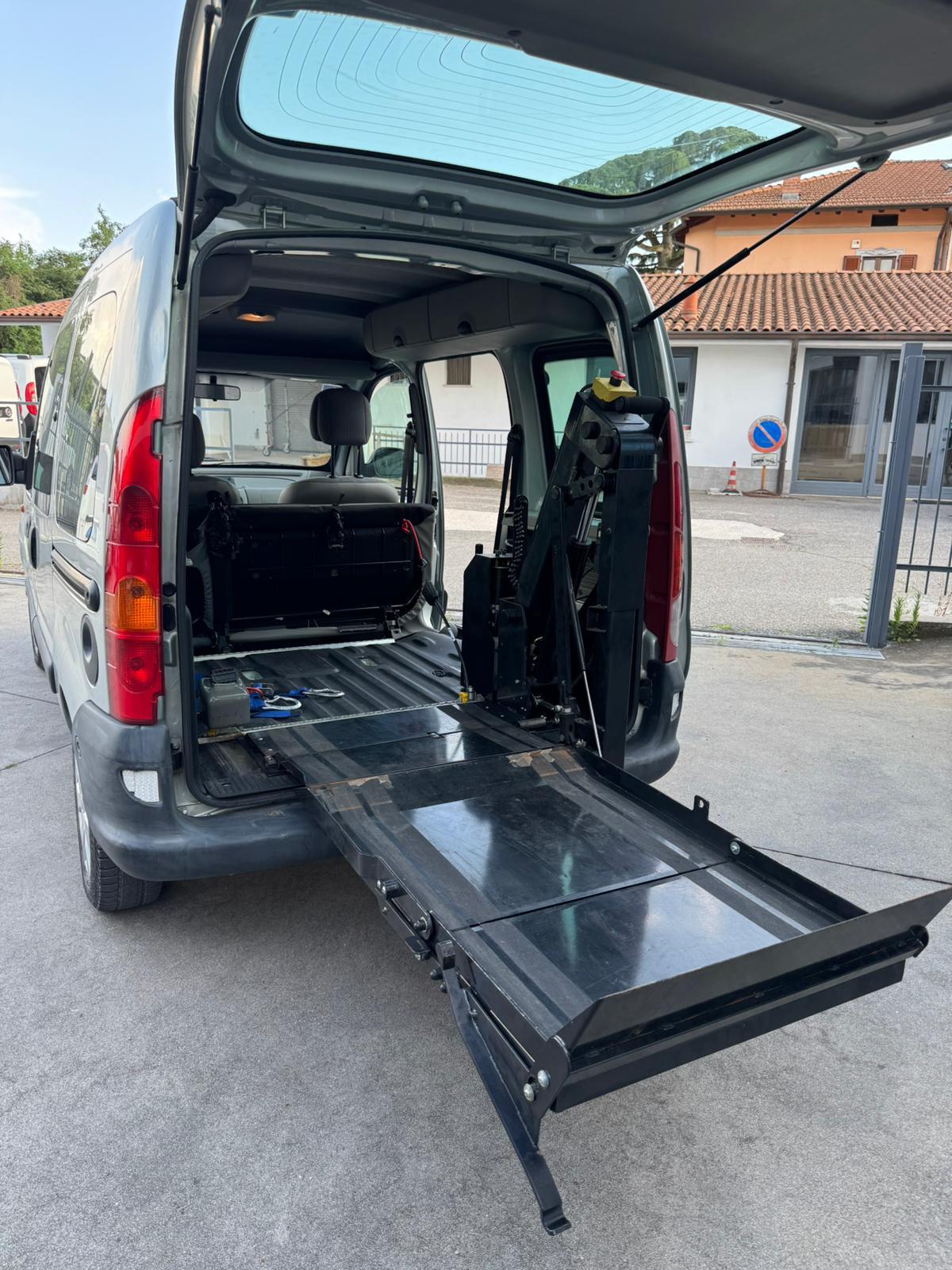Renault Kangoo 1.2 16V TRASPORTO DISABILI