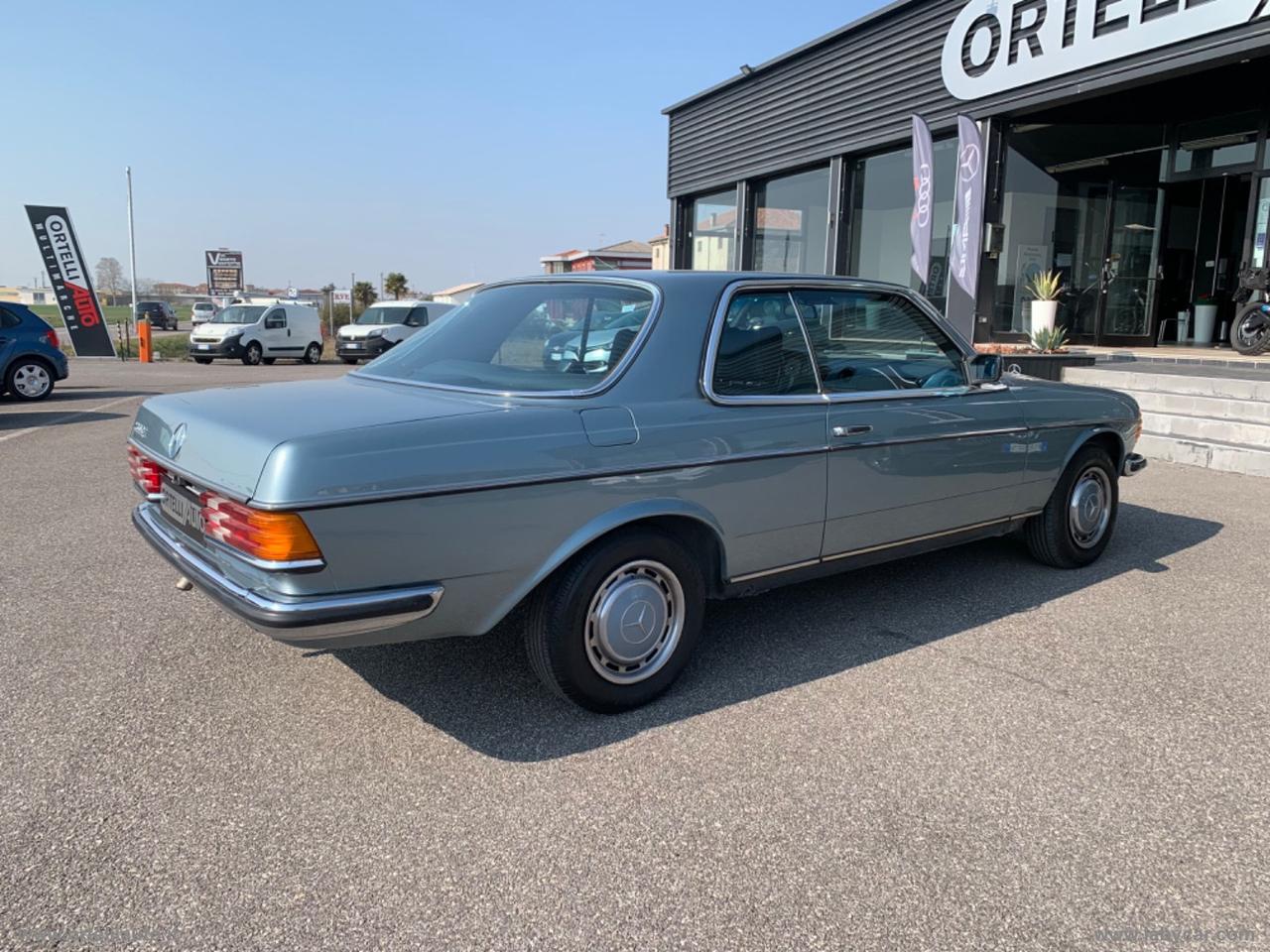 MERCEDES-BENZ 230 C AUTOMATICA DA COLLEZIONE