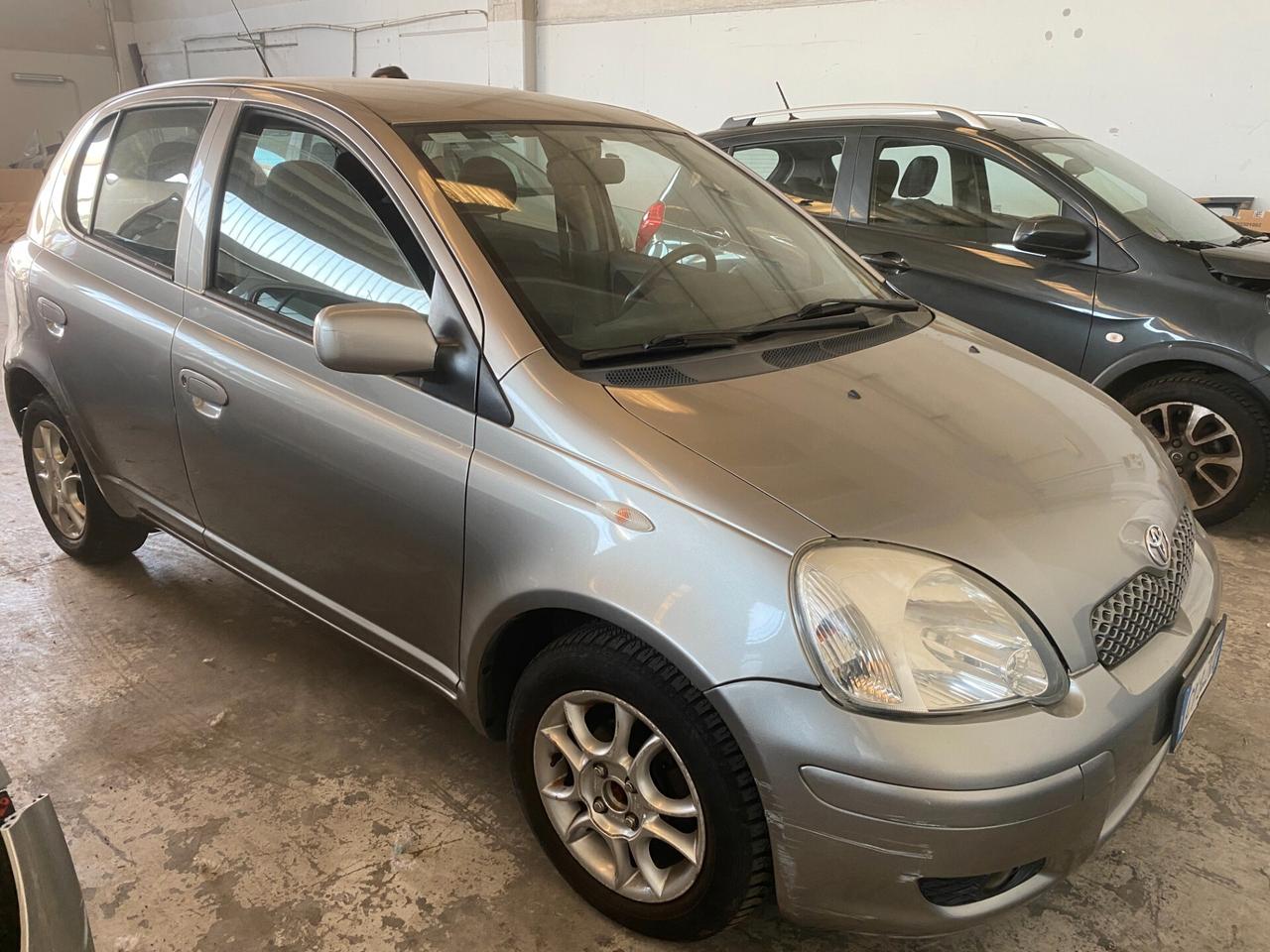 Toyota Yaris 1.0 5 porte Sol