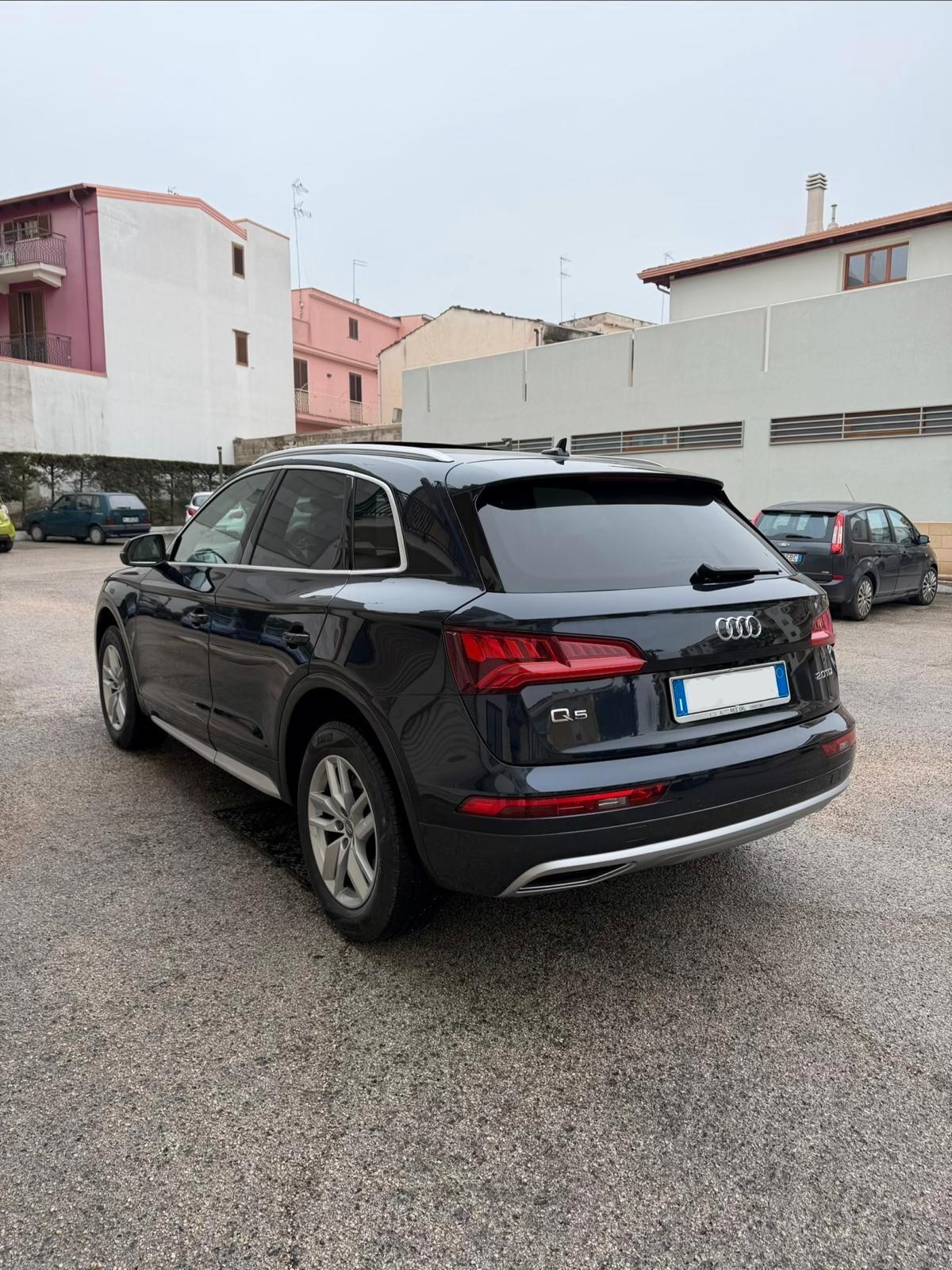 Audi Q5 35 TDI quattro S tronic Business Design