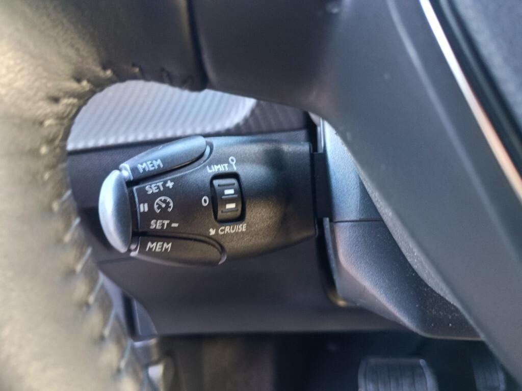 Peugeot 2008 1.2 130cv EAT8 Allure