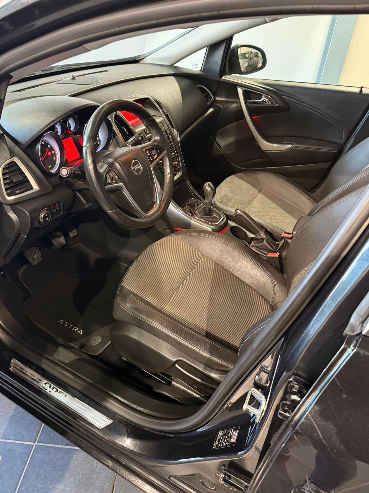 Opel Astra 1.4 Turbo 120CV - NEOPATENTATI - GARANZIA