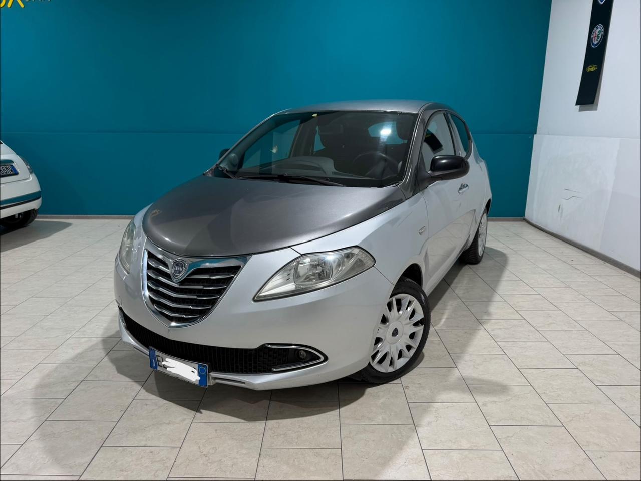 Lancia Ypsilon 0.9 TwinAir 85 CV 5