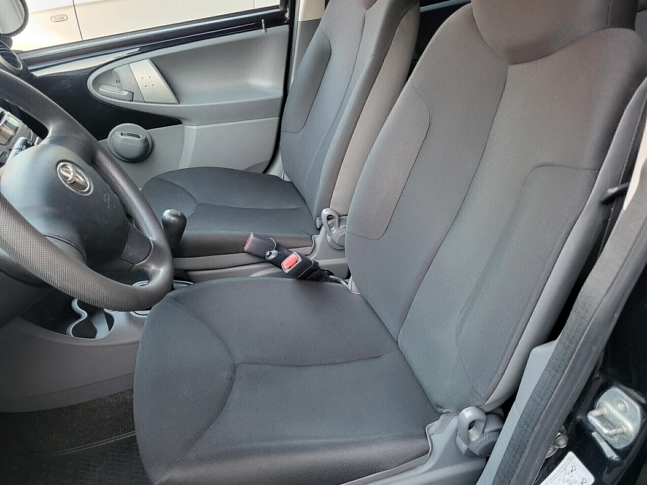 Toyota Aygo 1.0 12V VVT-i 5 porte 04/2011KM 103000