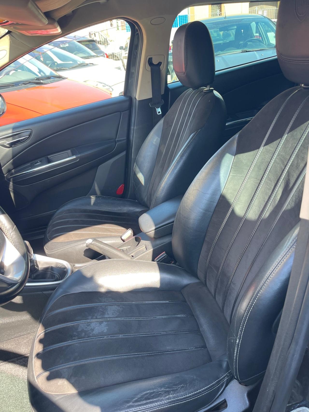 Lancia Delta 1.6 MJT DPF Silver