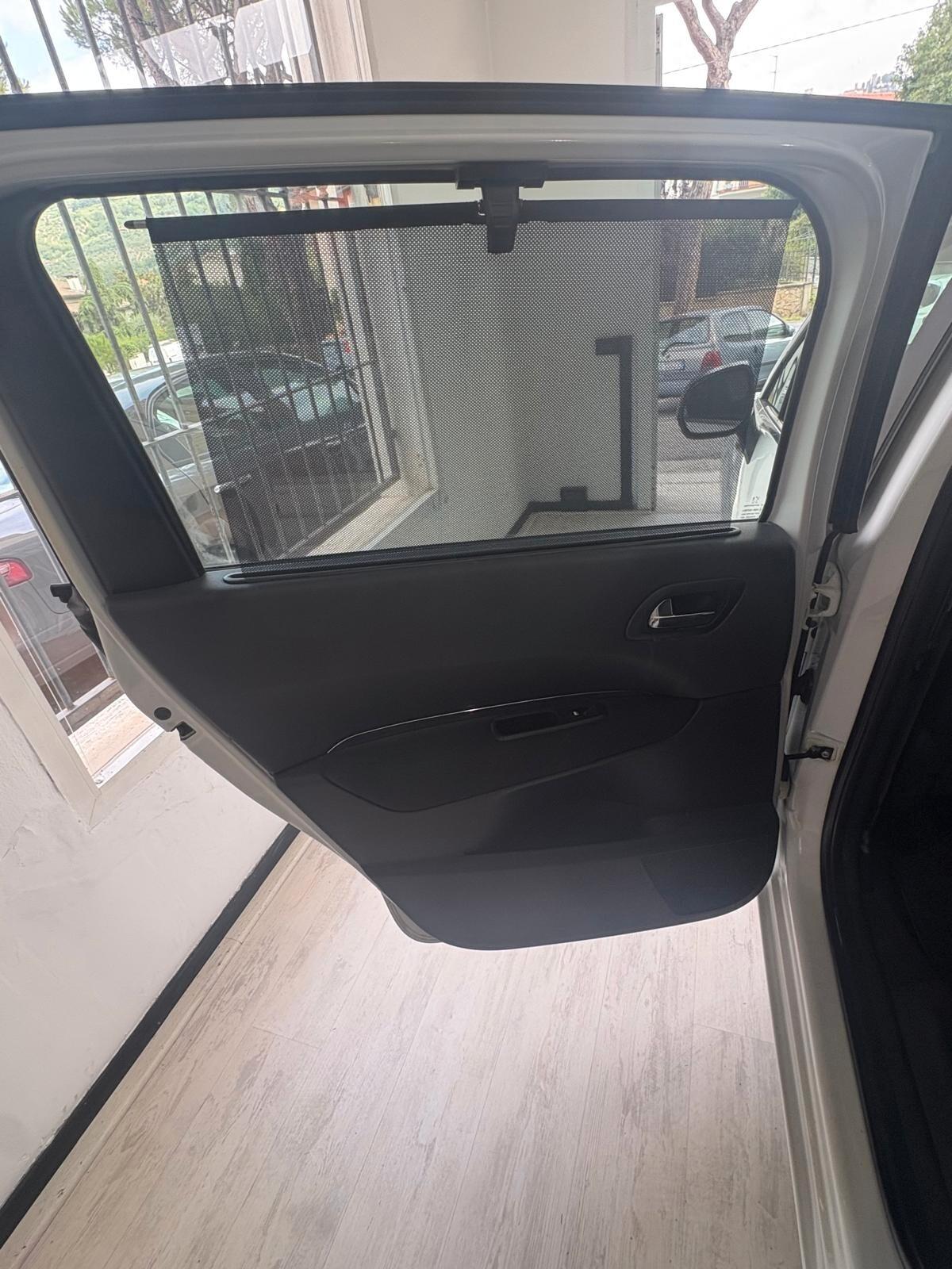Peugeot 5008 1.6 HDi 12 MESI DI GARANZIA COMPLETA !!!