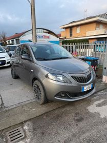 Lancia Ypsilon 1.0 FireFly 5 porte S&S Hybrid Ecochic Gold NESSUN VINCOLO