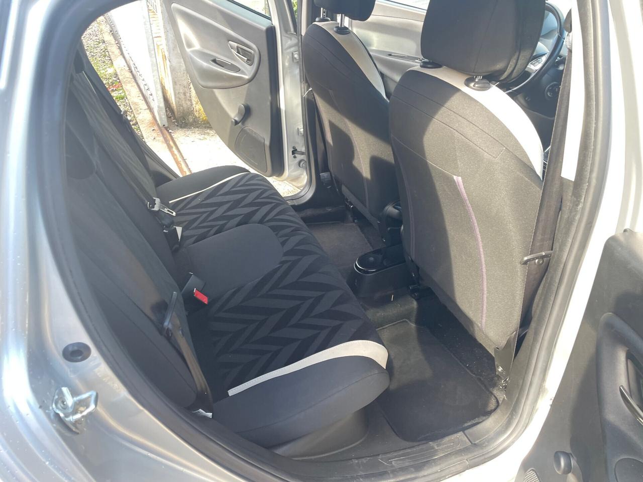 Lancia Ypsilon 1.2 69 CV 5 porte Gold