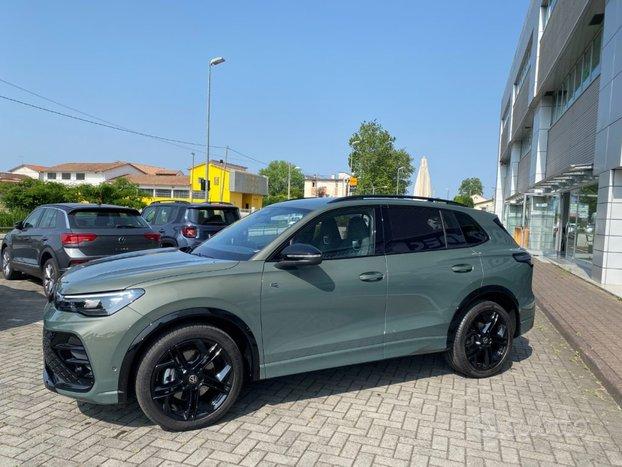 VOLKSWAGEN Tiguan 2.0 TDI 150 CV SCR DSG R-Line