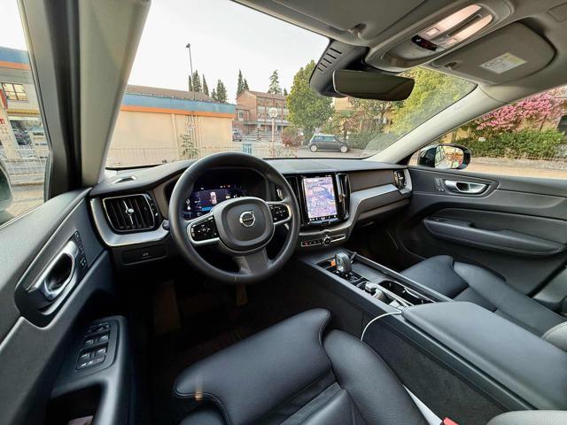 VOLVO XC60 B4 (d) AWD automatico Ultimate Dark