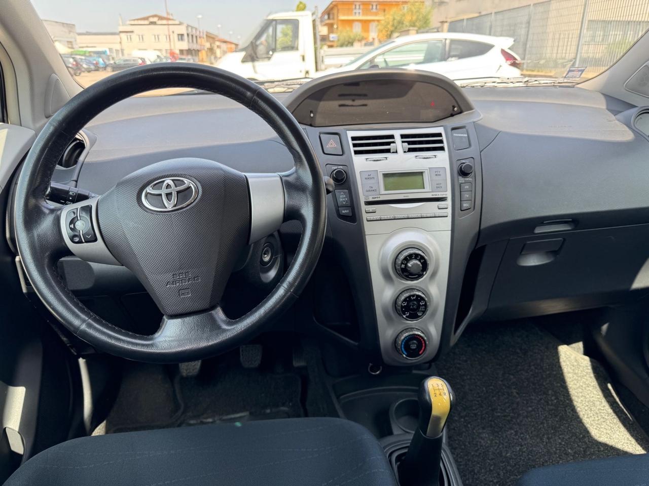 TOYOTA Yaris 1.0 5p SOL