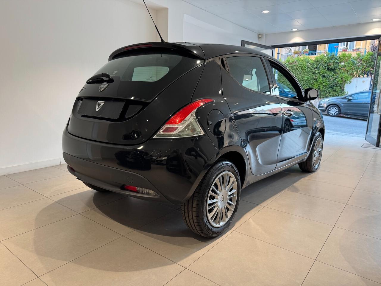 Lancia Ypsilon 1.3 MJT 16V 95 CV 5 porte S&S Silver