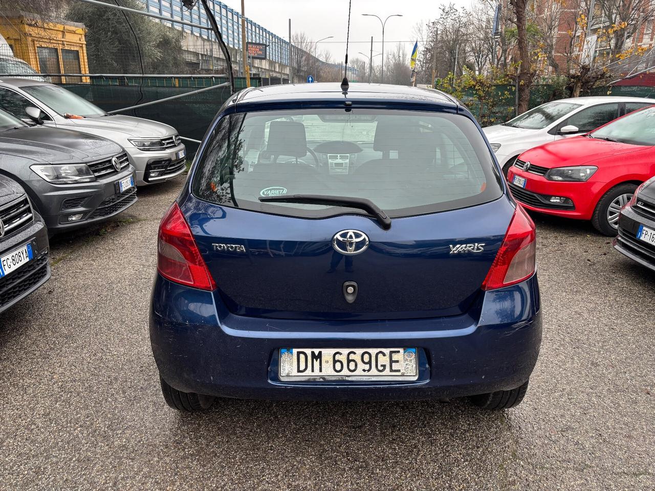 Toyota Yaris 1.0 3 porte Sol OK NEOPATENTATI