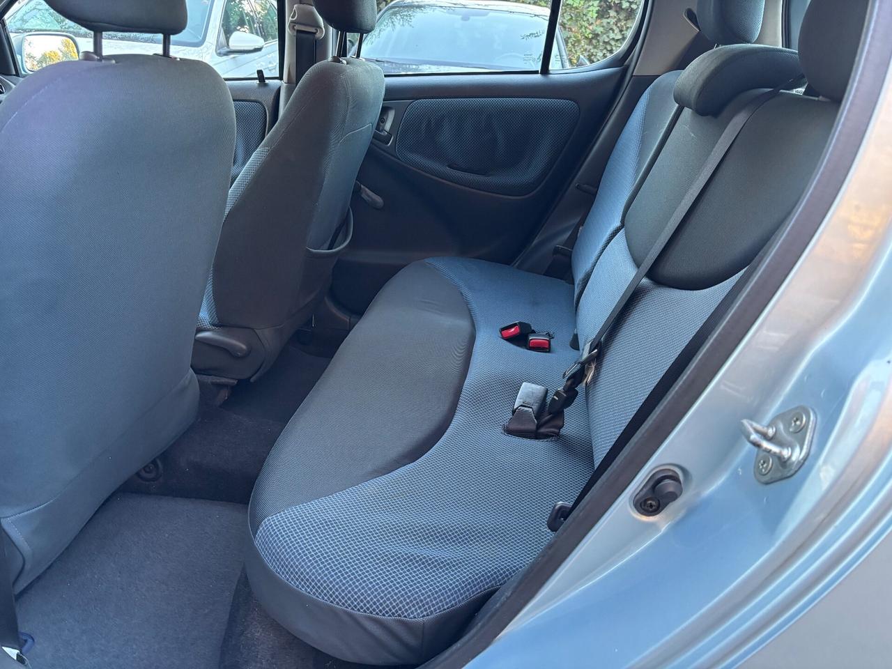 Toyota Yaris 1.0 5 porte OK NEOPATENTATI