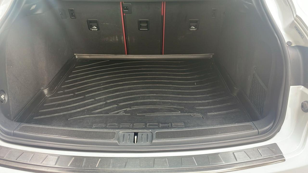 Porsche Macan 3.6 Turbo Performance