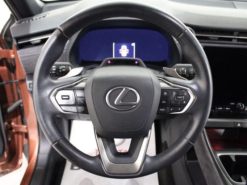 Lexus LBX Hybrid Cool