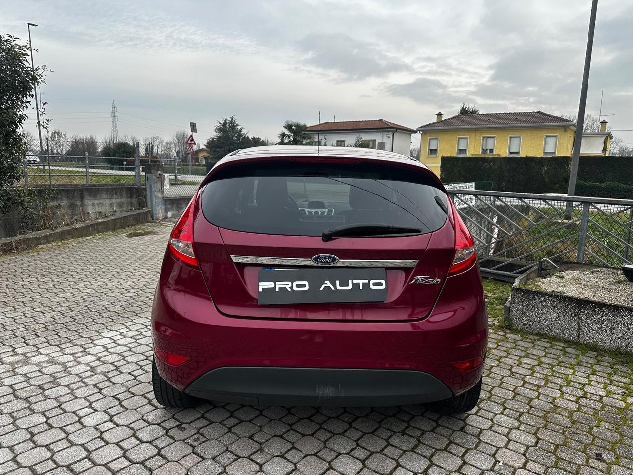 Ford Fiesta 1.4 5 porte Bz.- GPL Titanium