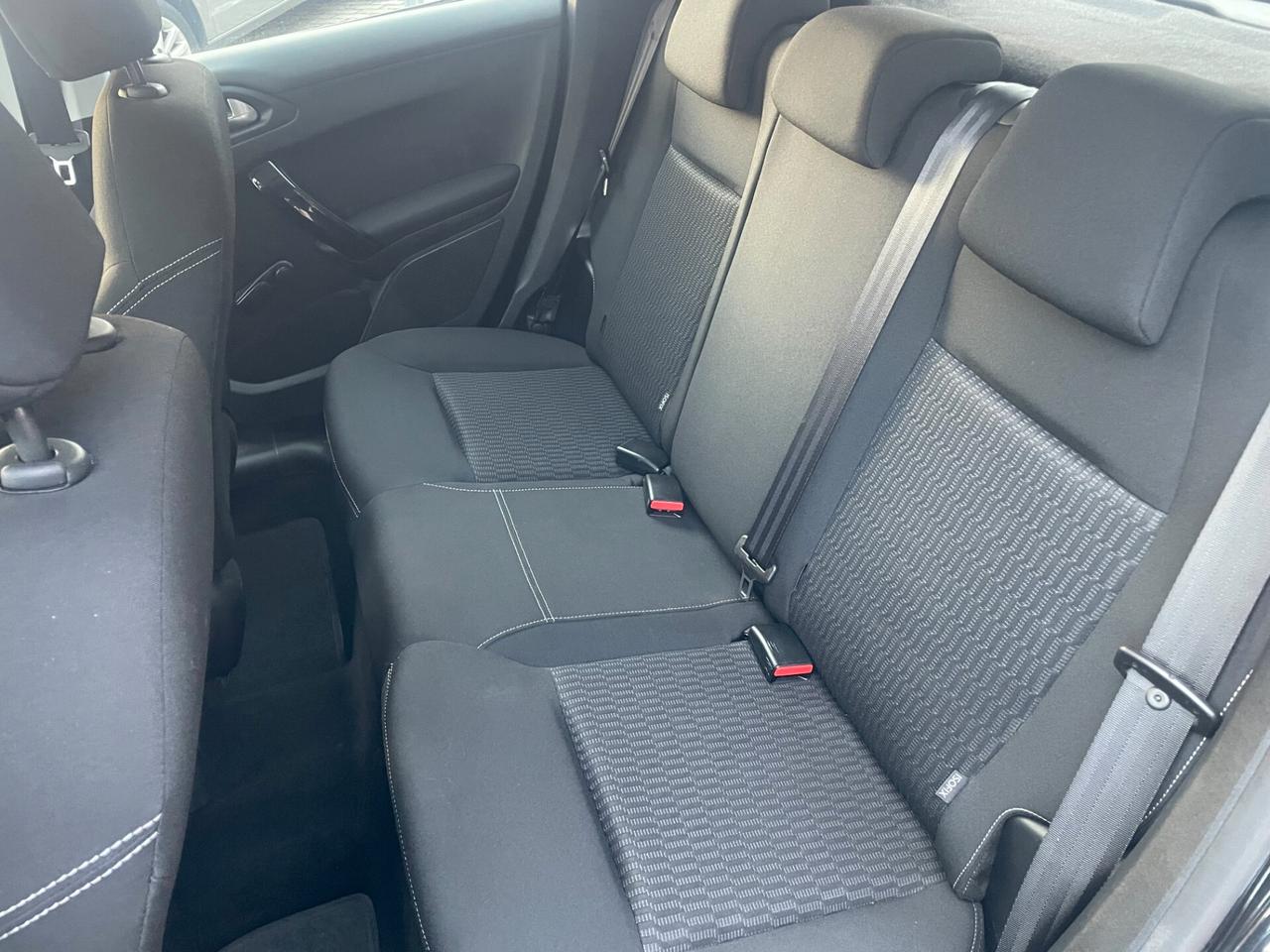 Peugeot 208 PureTech 82 5 porte Allure CINGHIA NUOVA!!!